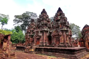 Banteay Srei Temple in Siem Reap, Cambodia (13)