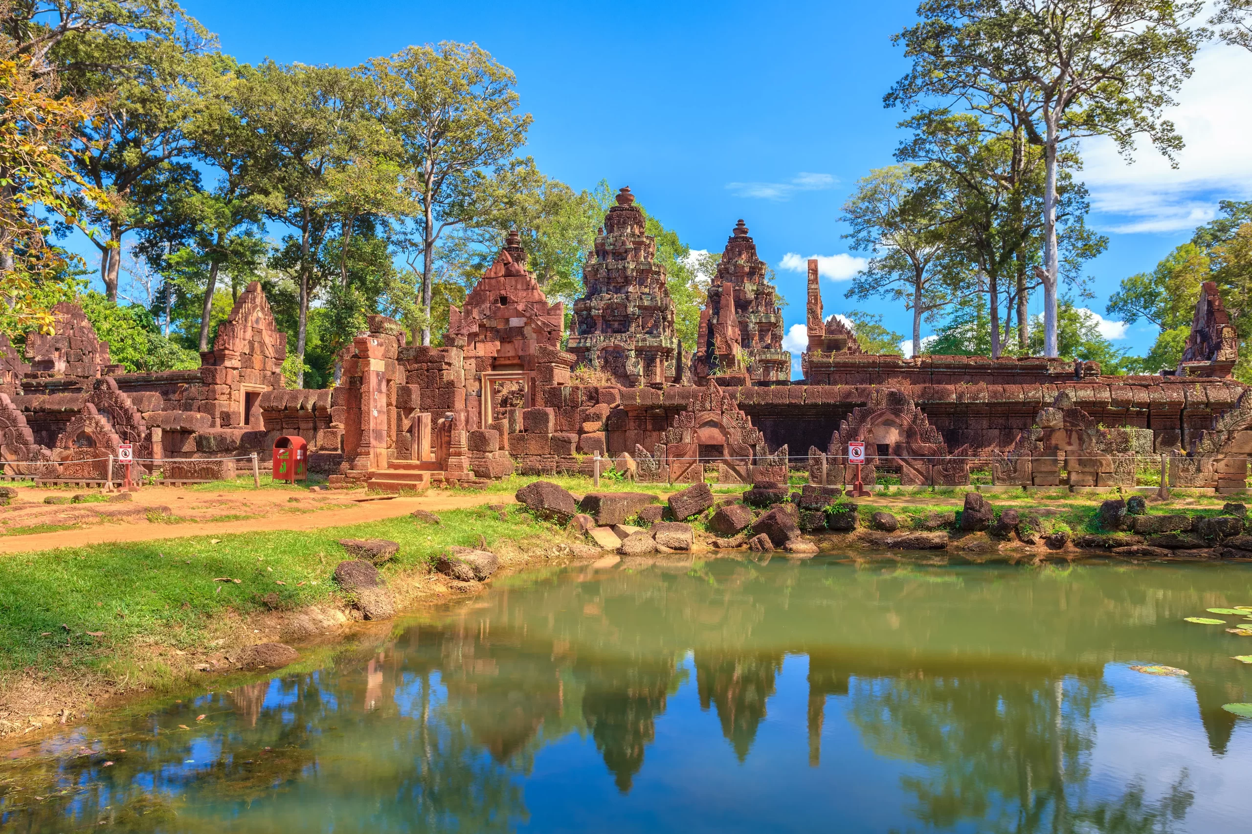 Banteay Srei Temple in Siem Reap, Cambodia (14)