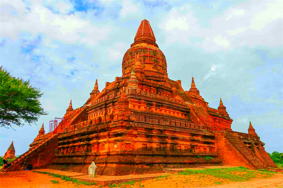 Bulethi Pagoda in Bagan, Myanmar (1)