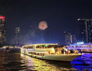 Chaophraya Cruise in Bangkok, Thailand (2)