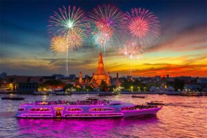 Chaophraya Cruise in Bangkok, Thailand (4)