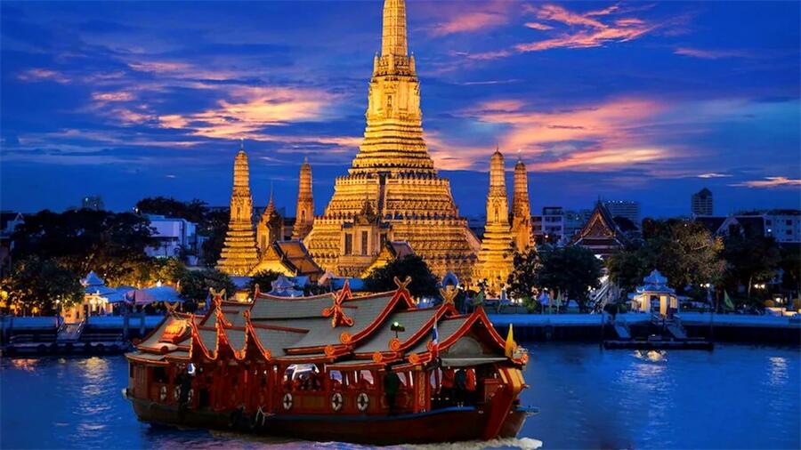 Chaophraya Cruise in Bangkok, Thailand (5)