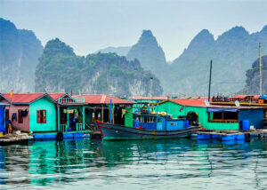 Cua Van Floating Village in Ha Long Bay (4)