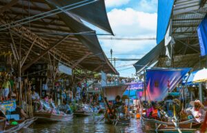 Damnoen Saduak Floating Market in Ratchaburi, Thailand (2)