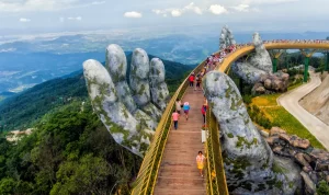 Golden Bridge in Da Nang, Vietnam (13)