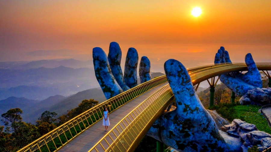 Golden Bridge in Da Nang, Vietnam (6)