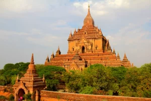 Htilominlo Temple in Bagan, Myanmar (2)