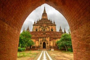 Htilominlo Temple in Bagan, Myanmar (3)