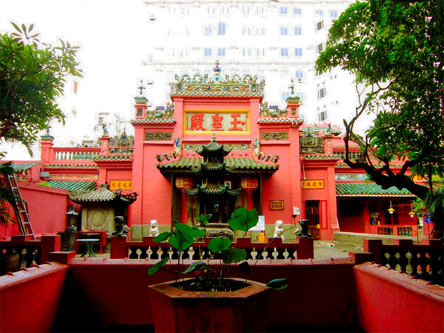 Jade Emperor Pagoda in Ho Chi Minh City, Vietnam (1)