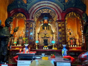 Jade Emperor Pagoda in Ho Chi Minh City, Vietnam (4)