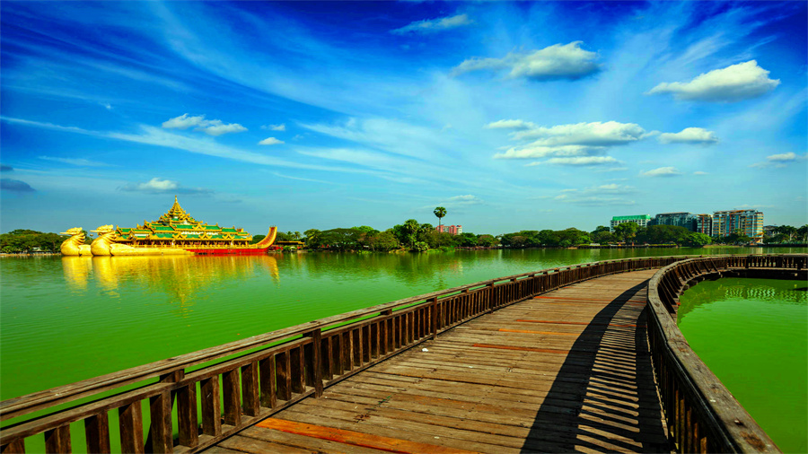 Kandawgyi Lake Park in Yangon, Myanmar (10)