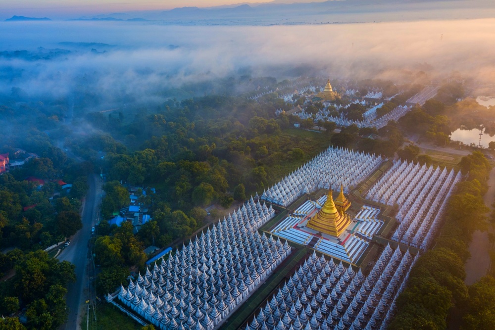 Kuthodaw Pagoda in Mandalay, Myanmar (1)