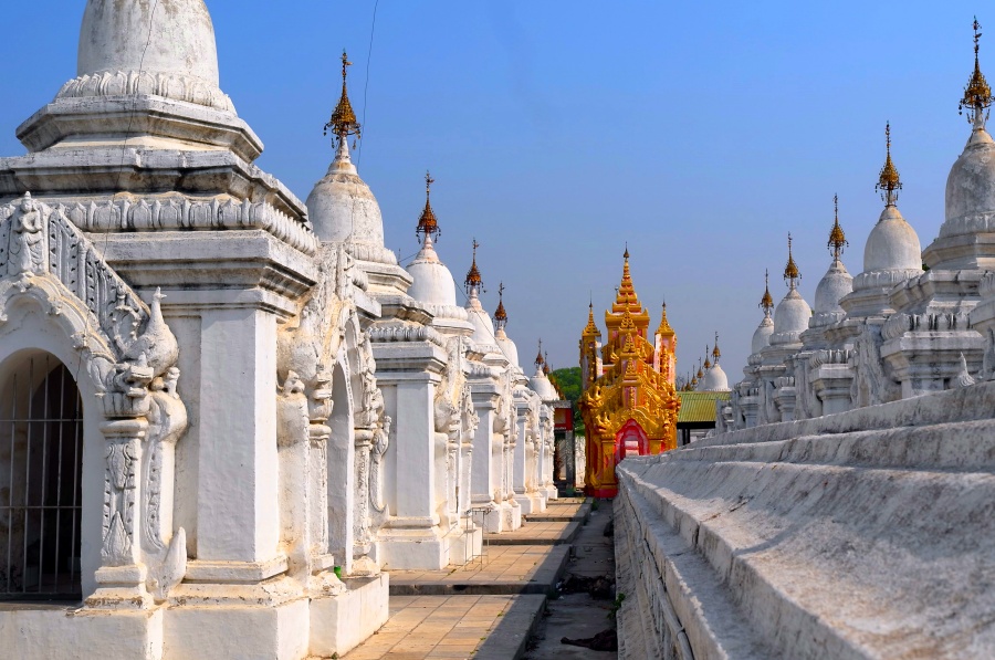 Kuthodaw Pagoda in Mandalay, Myanmar (3)