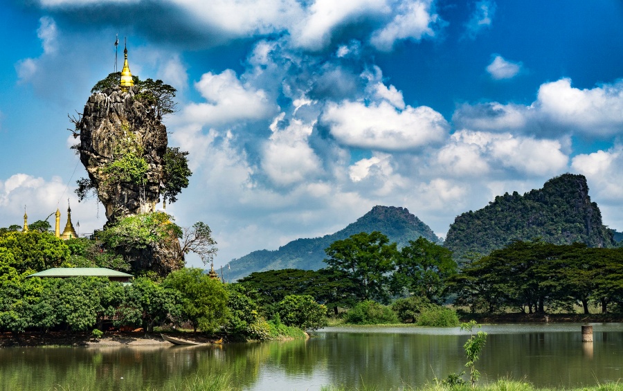 Kyauk Ka Lat Pagoda in Hpa-an of Kayin State, Myanmar (6)