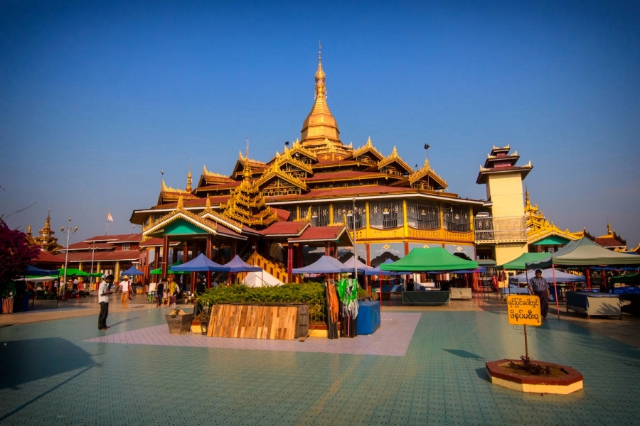 Kyaung Daw Pagoda of Inle Lake in Nyaungshwe, Shan State (1)