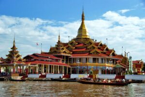 Kyaung Daw Pagoda of Inle Lake in Nyaungshwe, Shan State (3)