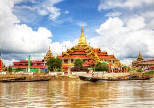 Kyaung Daw Pagoda of Inle Lake in Nyaungshwe, Shan State (4)