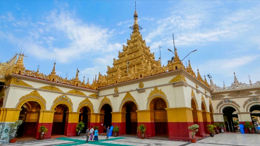 Mahamuni Pagoda in Mandalay, Myanmar (3)