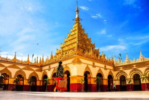 Mahamuni Pagoda in Mandalay, Myanmar (5)