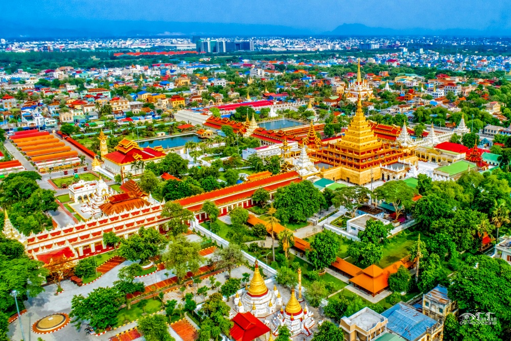 Mahamuni Pagoda in Mandalay, Myanmar (8)