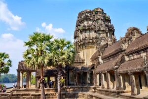 Phnom Bakheng in Siem Reap, Cambodia (1)