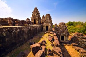 Phnom Bakheng in Siem Reap, Cambodia (2)