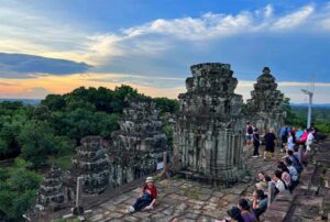 Phnom Bakheng in Siem Reap, Cambodia (3)