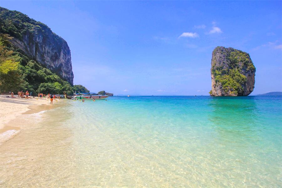 Poda Island in Krabi, Thailand (2)