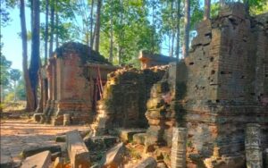 Prei Monti Temple of Roluos Temples in Siem Reap, Cambodia (2)