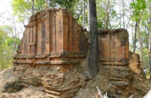 Prei Monti Temple of Roluos Temples in Siem Reap, Cambodia (3)