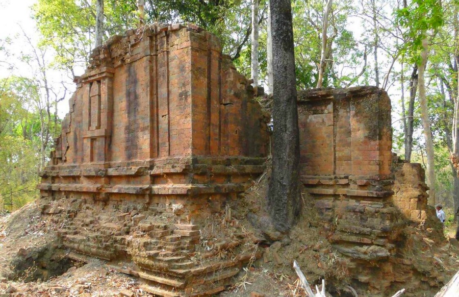 Prei Monti Temple of Roluos Temples in Siem Reap, Cambodia (3)