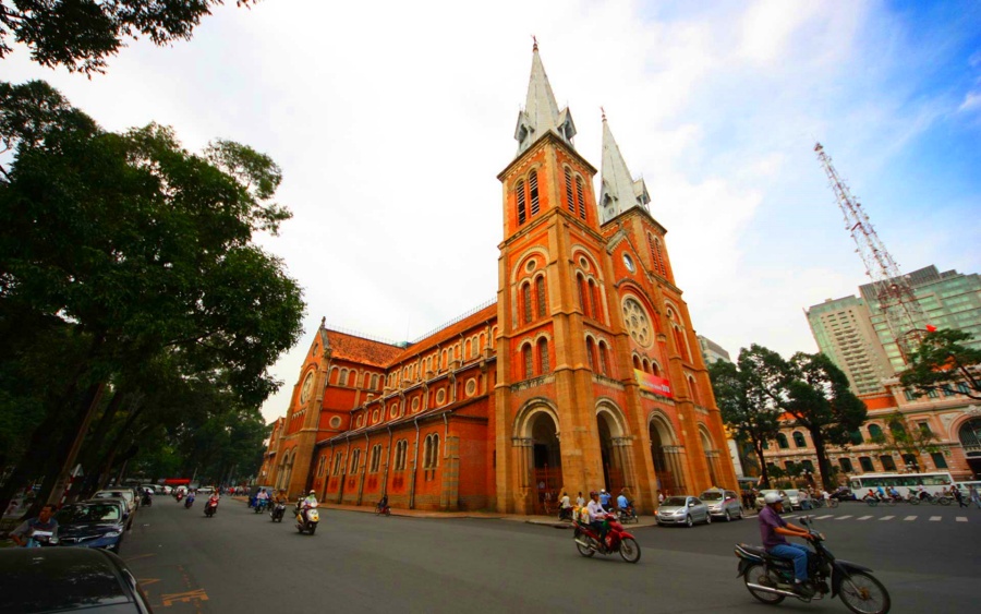 Saigon Notre Dame Cathedral in Ho Chi Minh City, Vietnam (2)