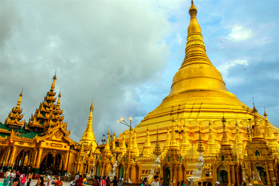 Shwemawdaw Pagoda in Bago, Myanmar (5)