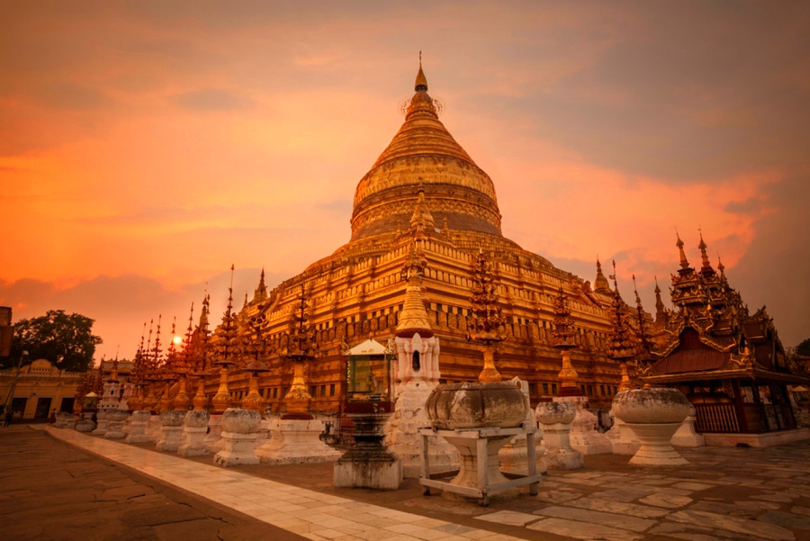 Shwezigon Pagoda in Bagan, Myanmar (5)