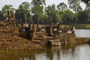 Srah Srang Ancient Reservoir and Temple in Siem Reap, Cambodia (1)