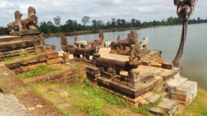 Srah Srang Ancient Reservoir and Temple in Siem Reap, Cambodia (6)