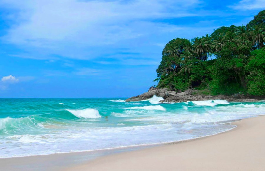 Surin Beach in Phuket, Thailand (2)