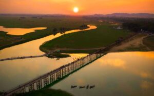 U Bein Bridge in Mandalay, Myanmar (3)