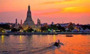 Wat Arun in Bangkok, Thailand (1)