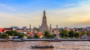 Wat Arun in Bangkok, Thailand (3)