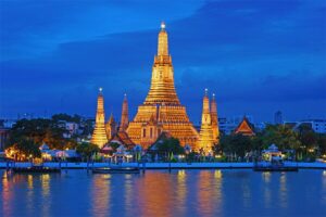 Wat Arun in Bangkok, Thailand (5)