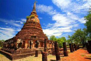 Wat Chang Lom in Sukhothai, Thailand (2)