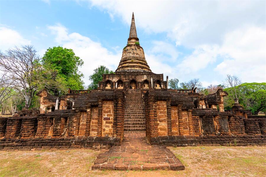 Wat Chang Lom in Sukhothai, Thailand (3)