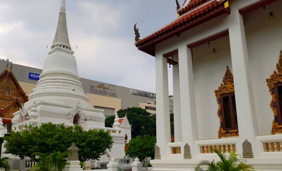 Wat Pathum Wanaram in Bangkok, Thailand1