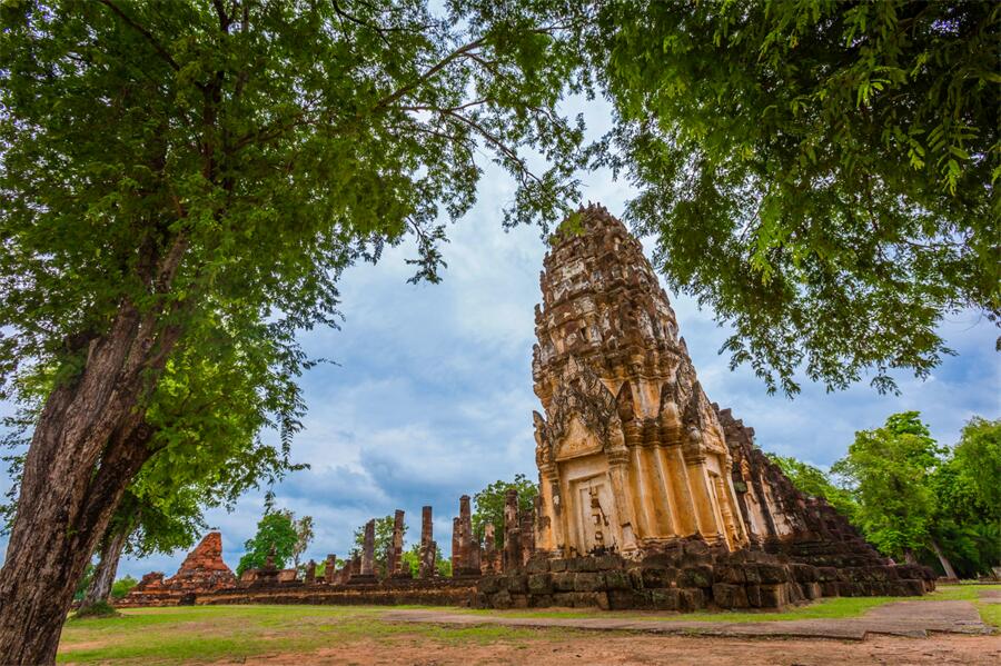 Wat Phra Pai Luang in Sukhothai, Thailand3