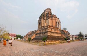 Wat Phra That Chedi Luang in Chiang Saen of Chiang Rai, Thailand (4)