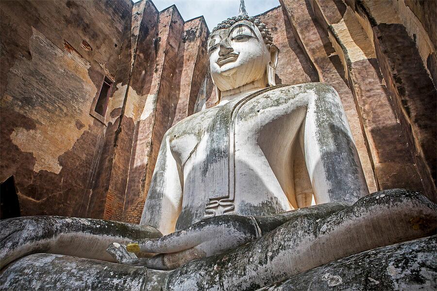 Wat Si Chum in Sukhothai, Thailand (3)