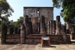 Wat Si Chum in Sukhothai, Thailand (4)