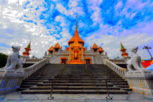 Wat Traimit in Bangkok, Thailand (4)