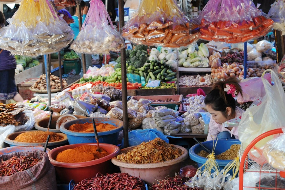 Phousi Day Market in Luang Prabang (1)